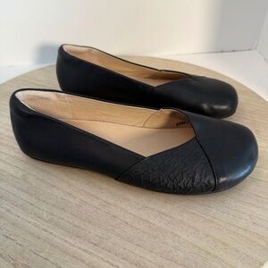 Xero Shoes Women’s Phoenix Leather Flats Black Minimalist Shoes Size 8.5